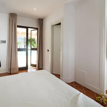 Agora Вілла Агрідженто