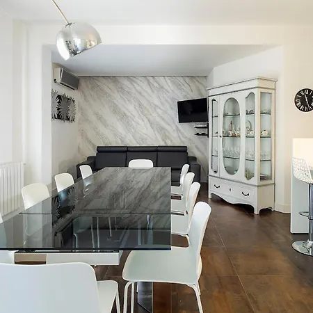 Agora Villa *