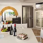 Agora *